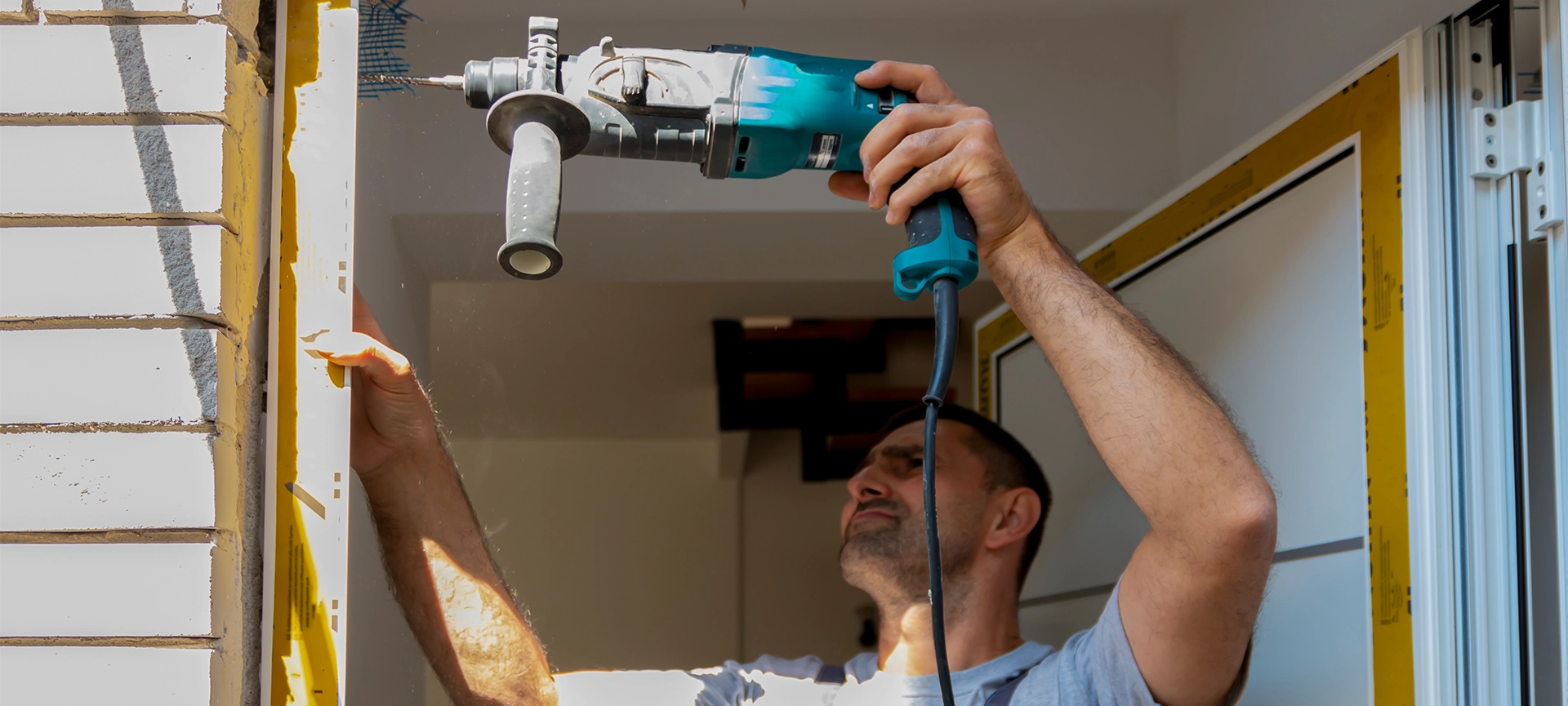 labor working on exterior door replacement